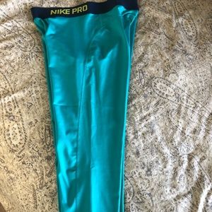 Nike Pro Women’s Running Capri